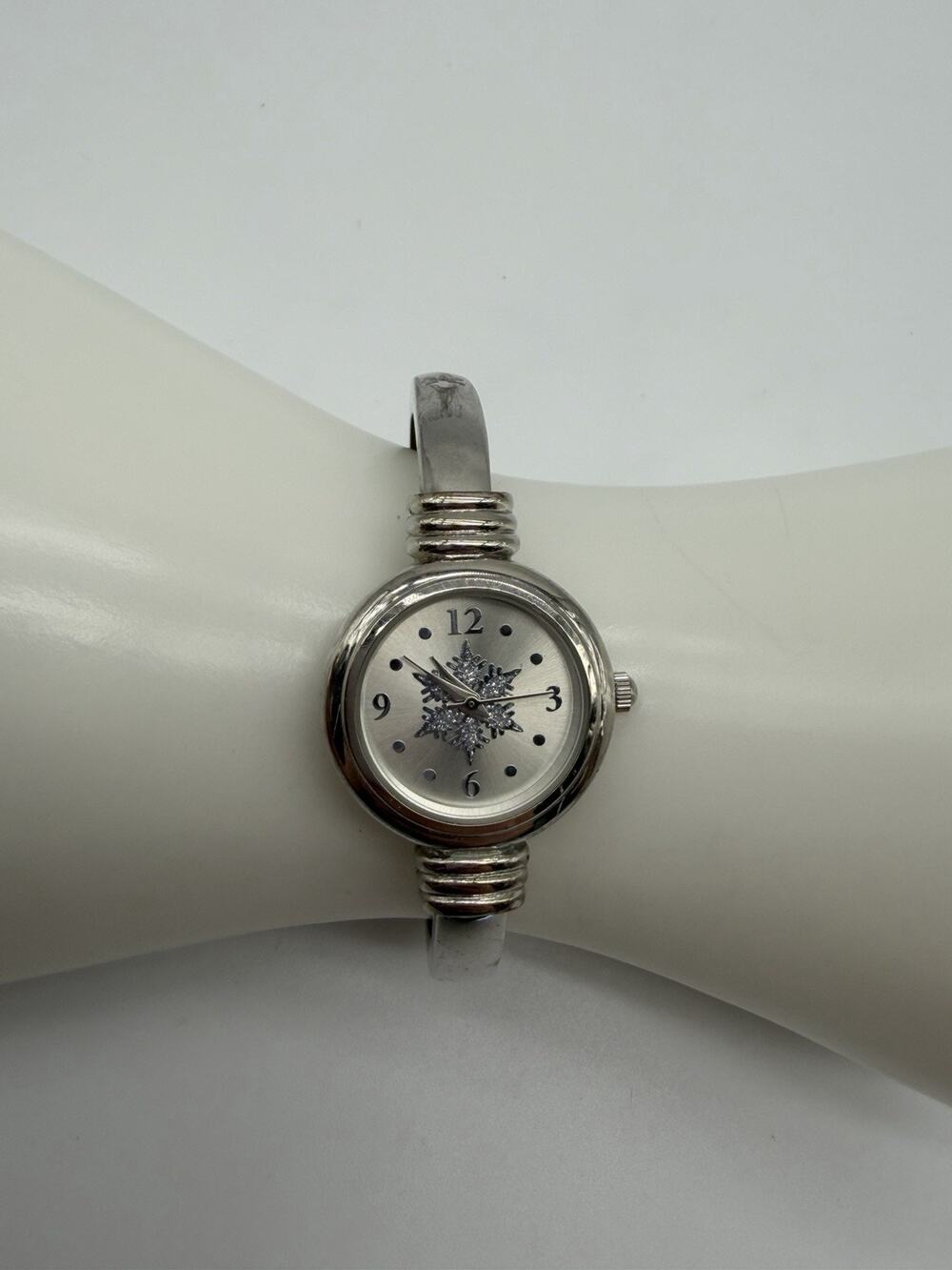 Macy's Holiday Lane Women's Silver Tone Snowflake Cuff Watch Preowned Untested